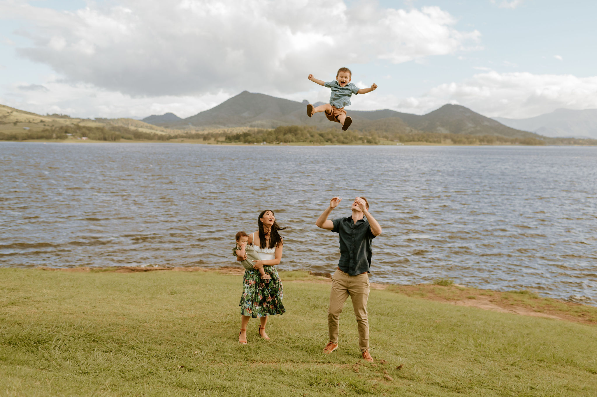 Family photoshoot at Lake Moogerah